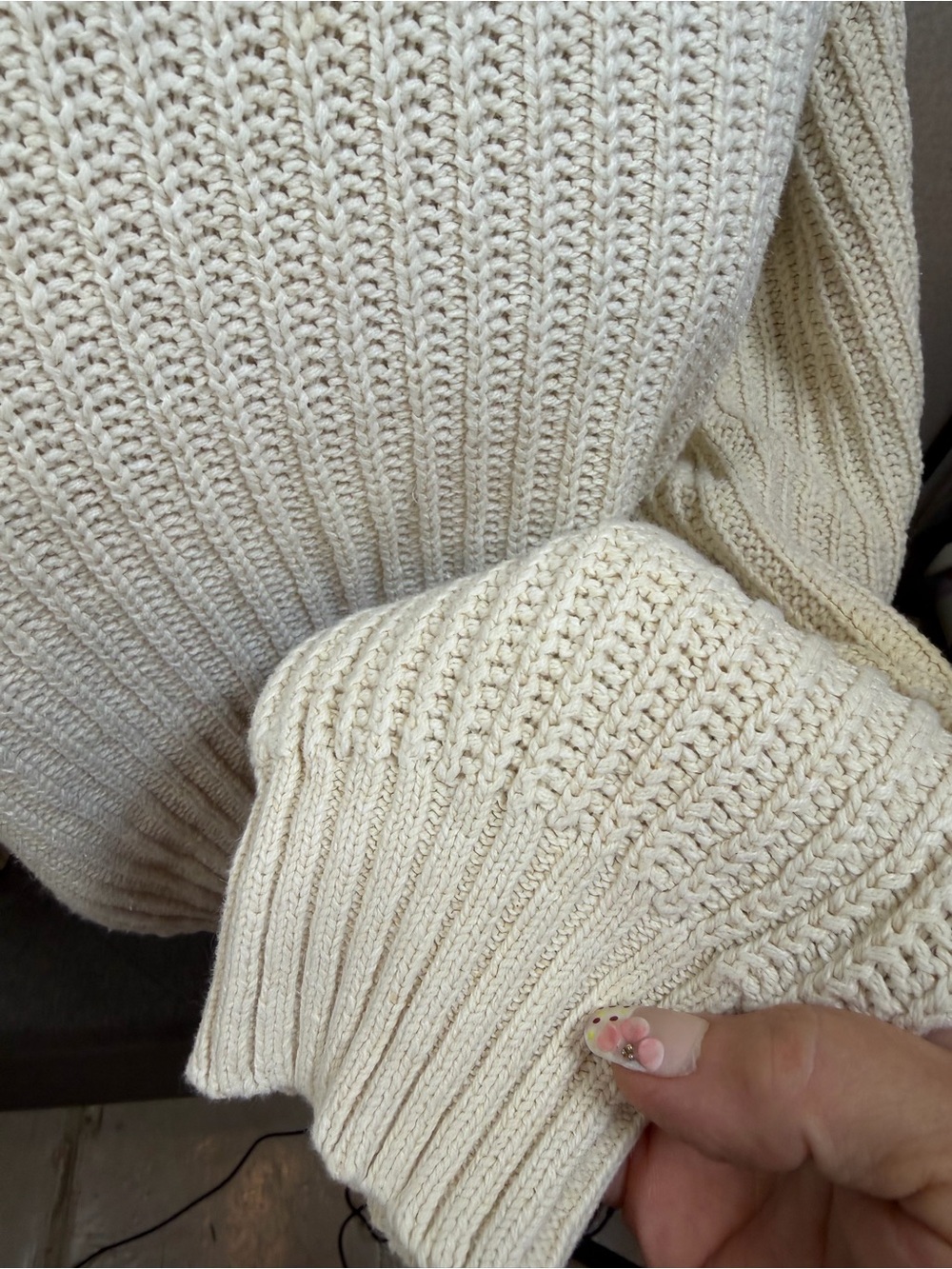 Structure Cream V-Neck Ribbed Knit Sweater - Picture 3 of 7